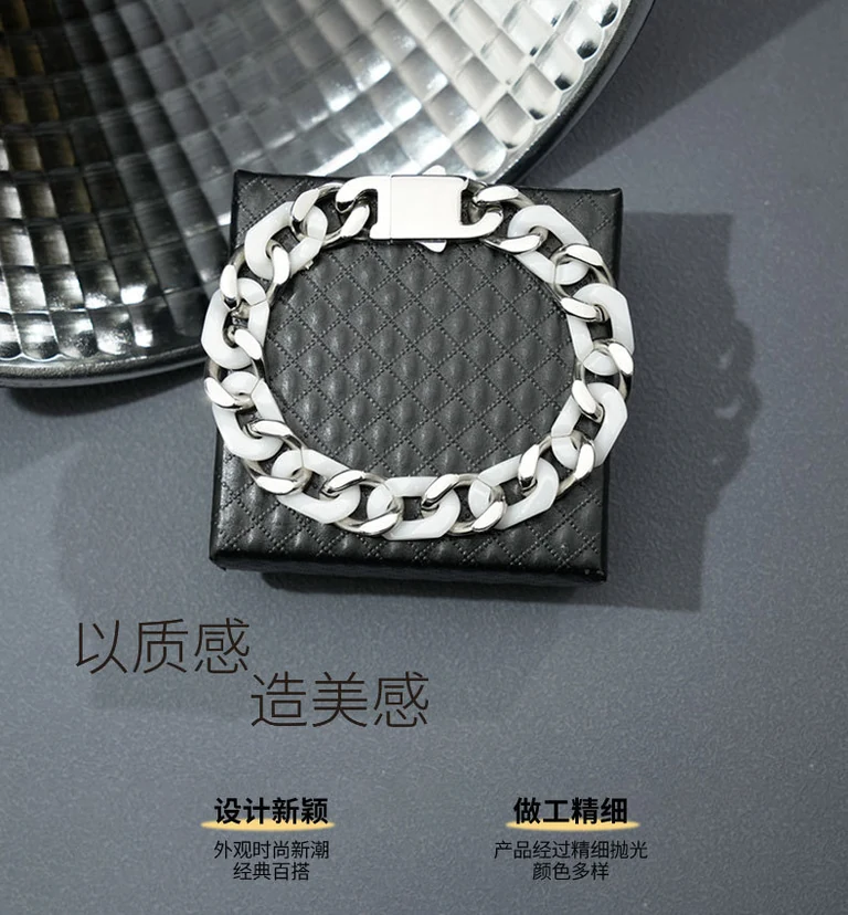 The Bold Link Bracelet — Design study 1
