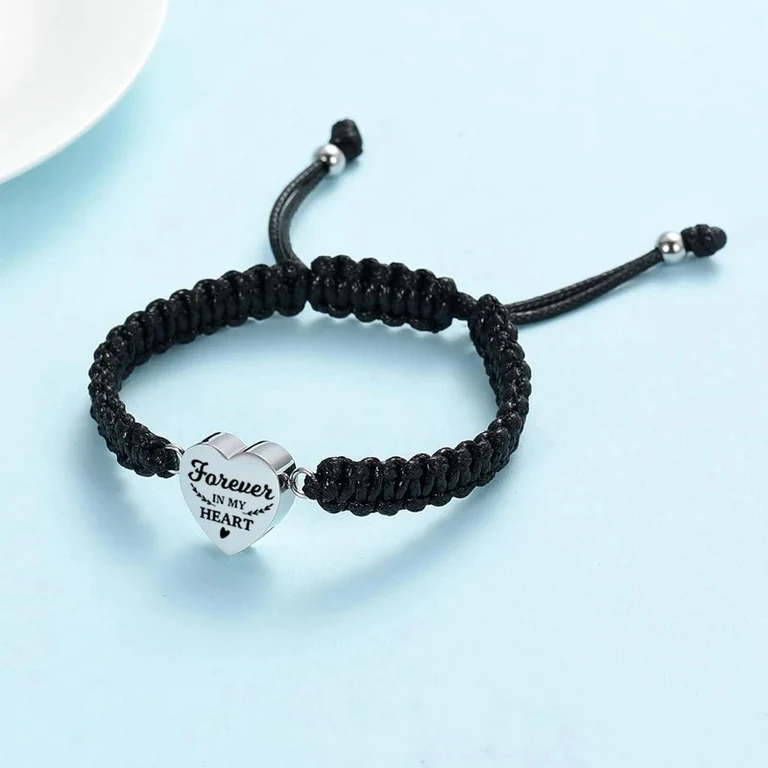 The Heart Keepsake Bracelet — Design study 2