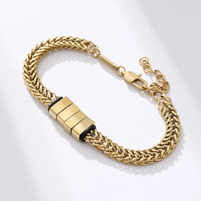 The Engraved Chain Bracelet — Design study 6
