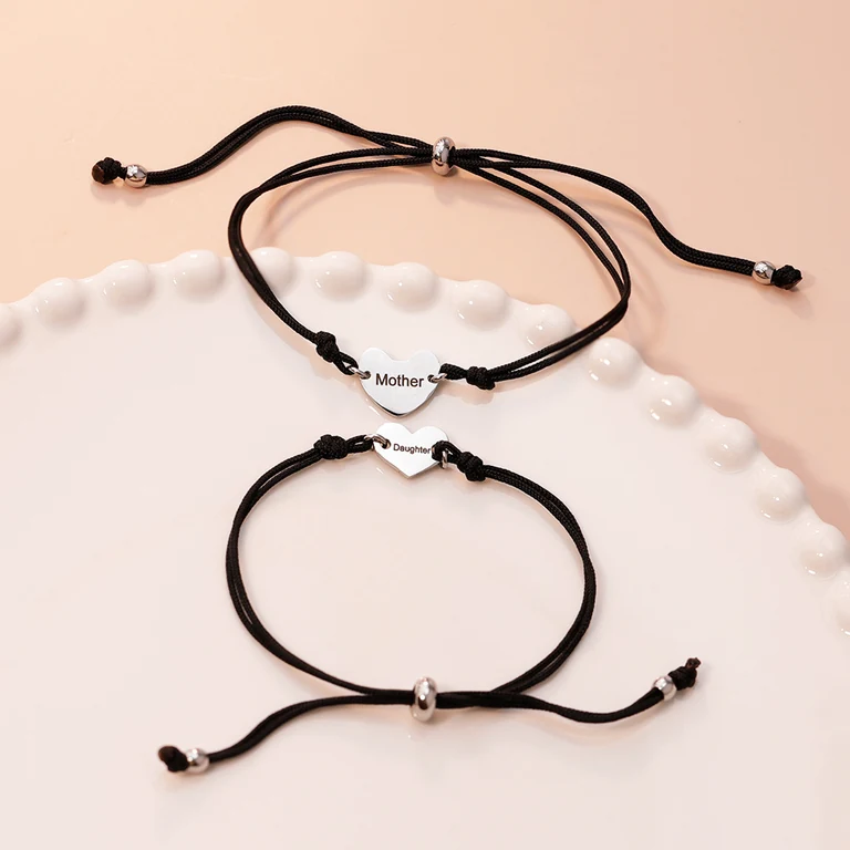 The Heart Cord Bracelet — Design study 3